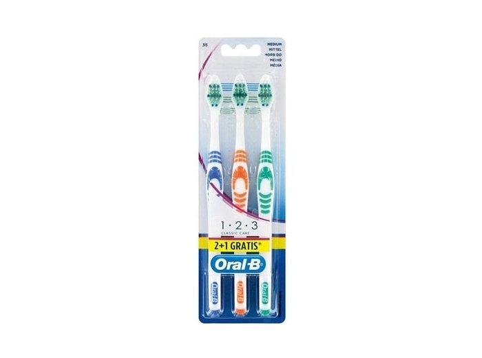 ORAL B TANDENBORSTEL  2 + 1 GRATIS CLASSIC CARE MEDIUM