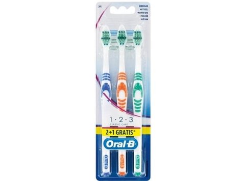 ORAL B TANDENBORSTEL 2 + 1 GRATIS CLASSIC CARE MEDIUM