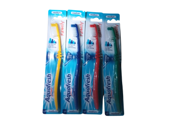 AQUAFRESH TANDENBORSTEL FLEX FAMILY MEDIUM